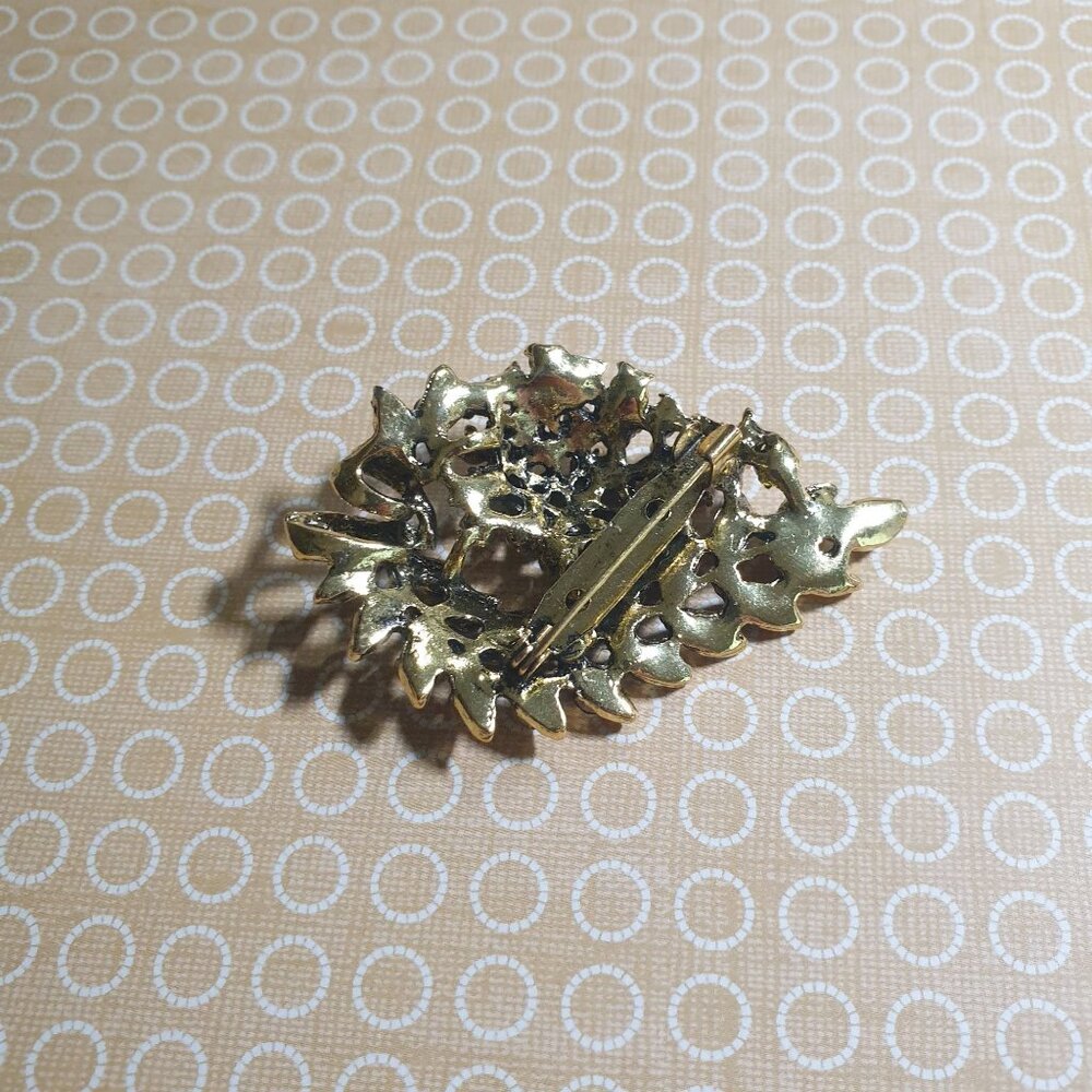 Vintage Gold Tone Leaf Brooch Rhinestones Pin Back Bling Gift Mom Grandma Core - Picture 5 of 5